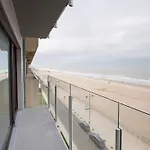 Beachfront Bliss With Parking *