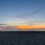 Apartamento Beachfront Bliss With Parking
