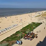 Beachfront Bliss With Parking Apartamento *