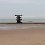 Beachfront Bliss With Parking *
