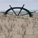 Beachfront Bliss With Parking Apartamento Middelkerke