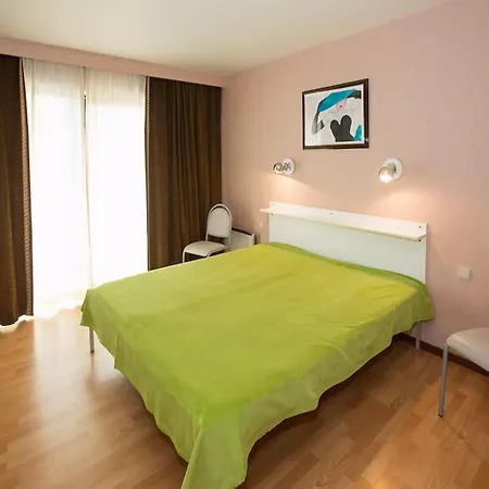 Beachfront Bliss With Parking * Middelkerke