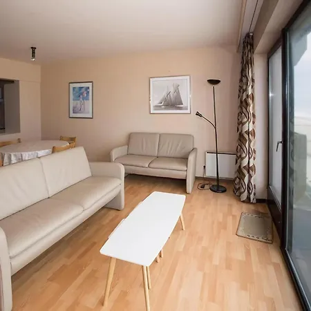 Daire Beachfront Bliss With Parking