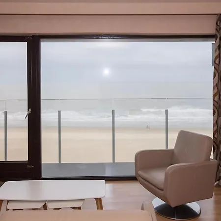 Lägenhet Beachfront Bliss With Parking *