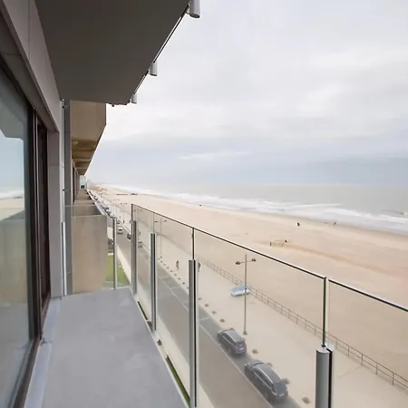 Beachfront Bliss With Parking *