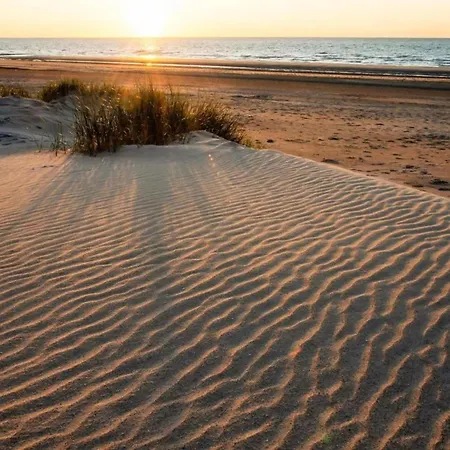 Daire Beachfront Bliss With Parking