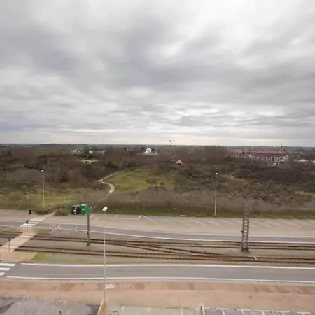 Beachfront Bliss With Parking *
