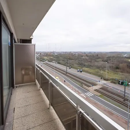 Daire Beachfront Bliss With Parking Middelkerke