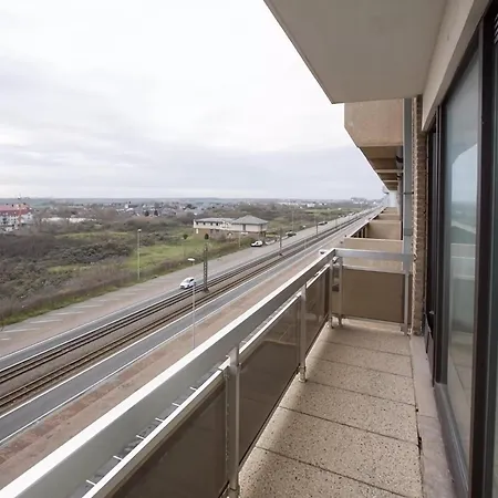 Beachfront Bliss With Parking *