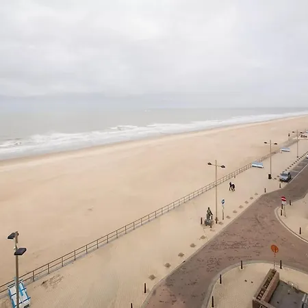 Daire Beachfront Bliss With Parking *