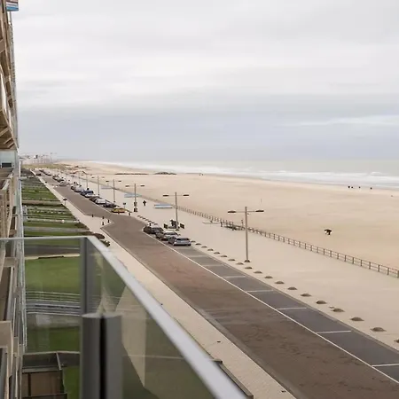 Beachfront Bliss With Parking *